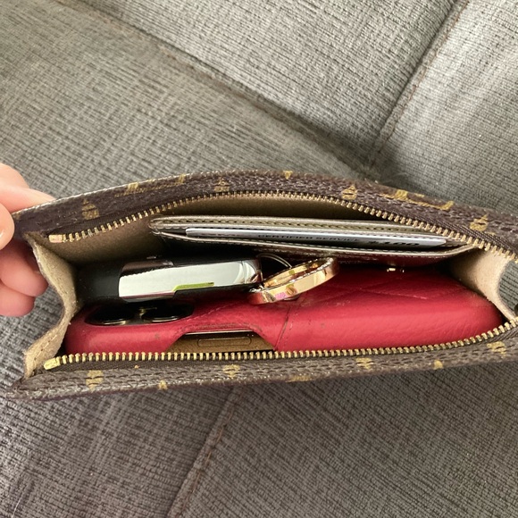 Louis Vuitton Monogram Cosmetic Pouch - Picture 14 of 15